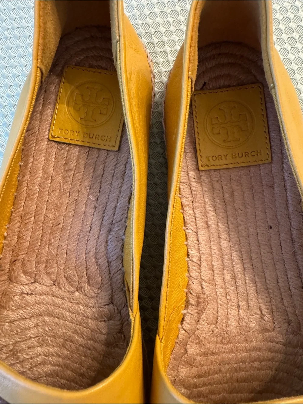 Classic Tory Burch Size 9 Mustard Yellow Leather Logo Espadrille Flats. NEW
